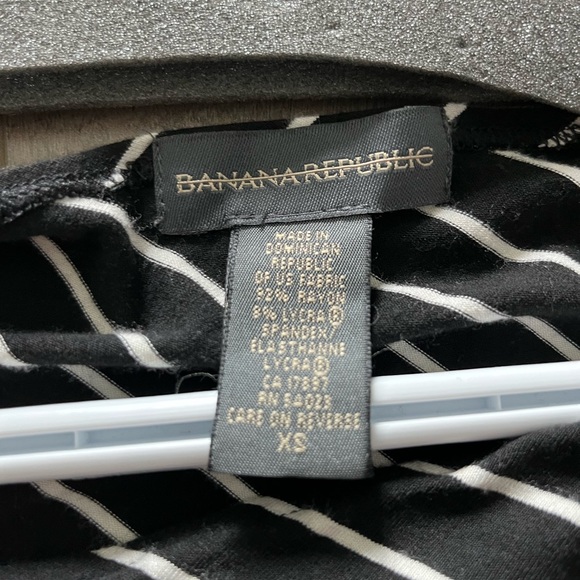 Banana Republic long sleeve black and ivory striped top. - Picture 3 of 5